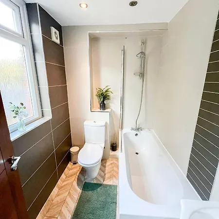 Lovely 4 Bedroom Flat With Ample Garden In Brondesbury, Kilburn Londres Extérieur photo