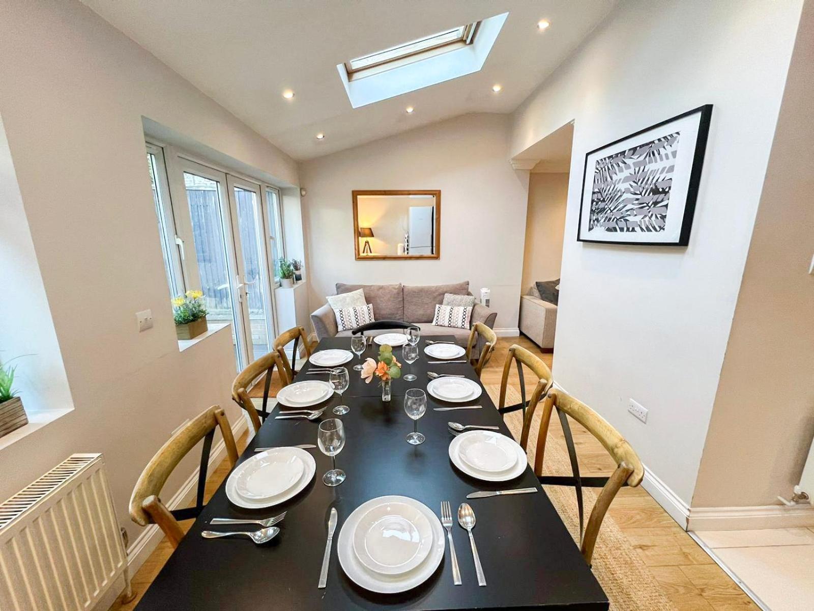 Lovely 4 Bedroom Flat With Ample Garden In Brondesbury, Kilburn Apartamento