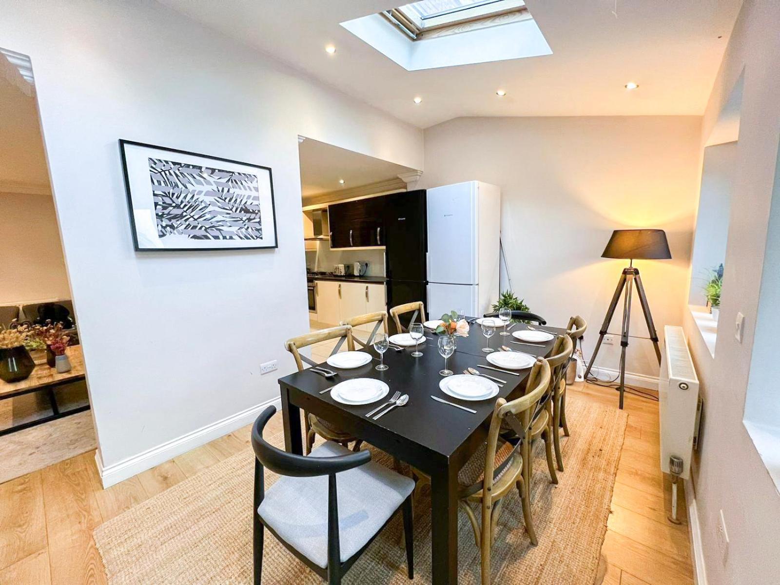 Lovely 4 Bedroom Flat With Ample Garden In Brondesbury, Kilburn Apartamento *