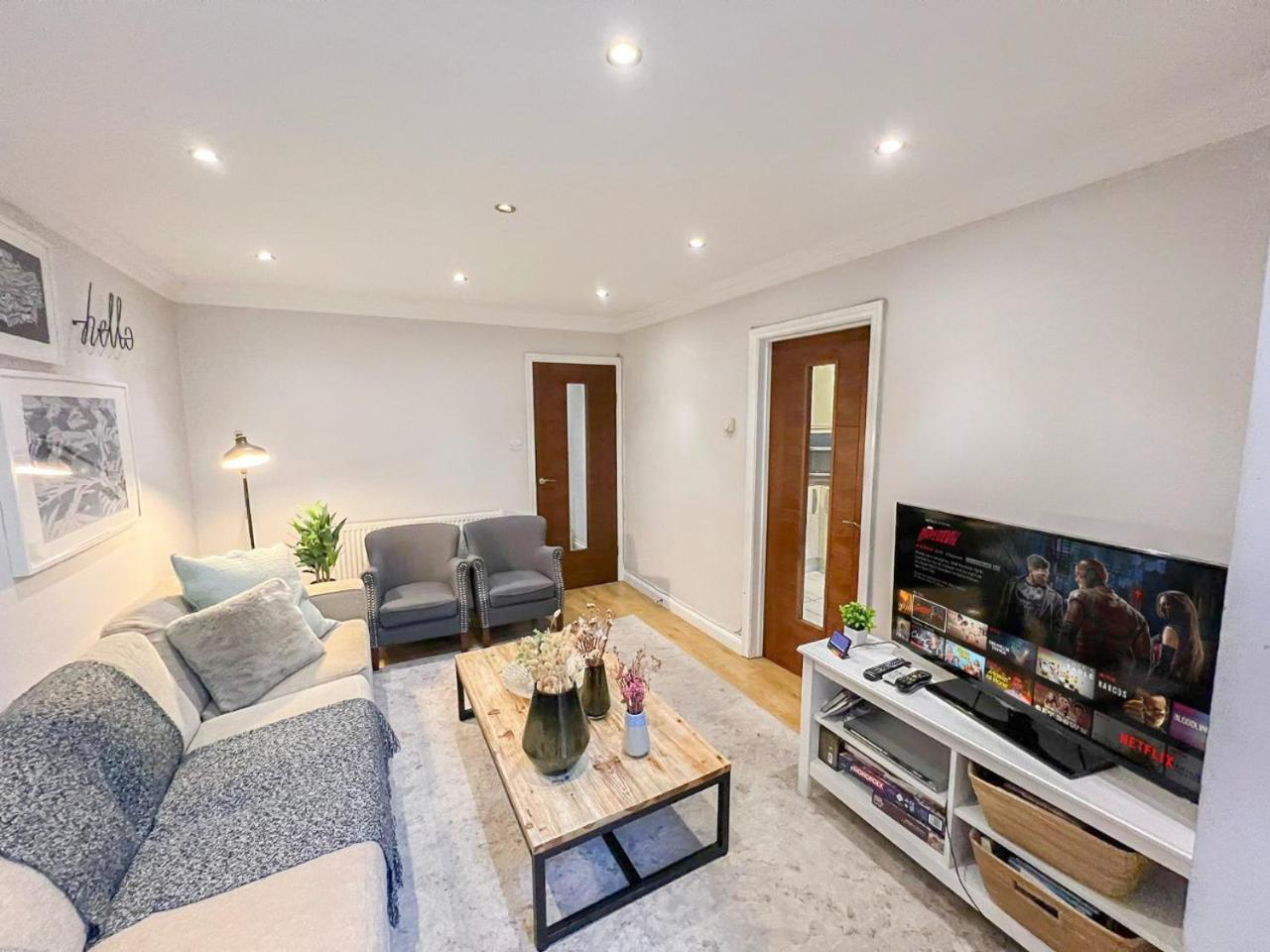 Lovely 4 Bedroom Flat With Ample Garden In Brondesbury, Kilburn Apartamento