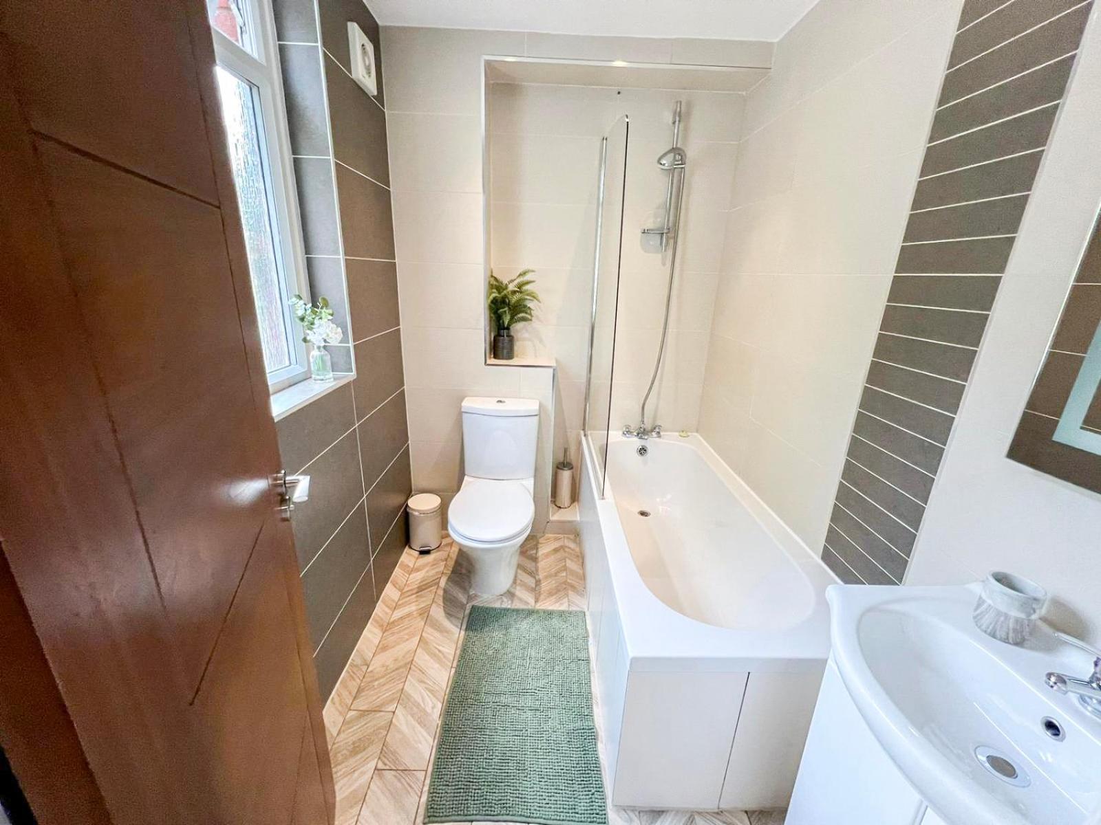 Lovely 4 Bedroom Flat With Ample Garden In Brondesbury, Kilburn Apartamento